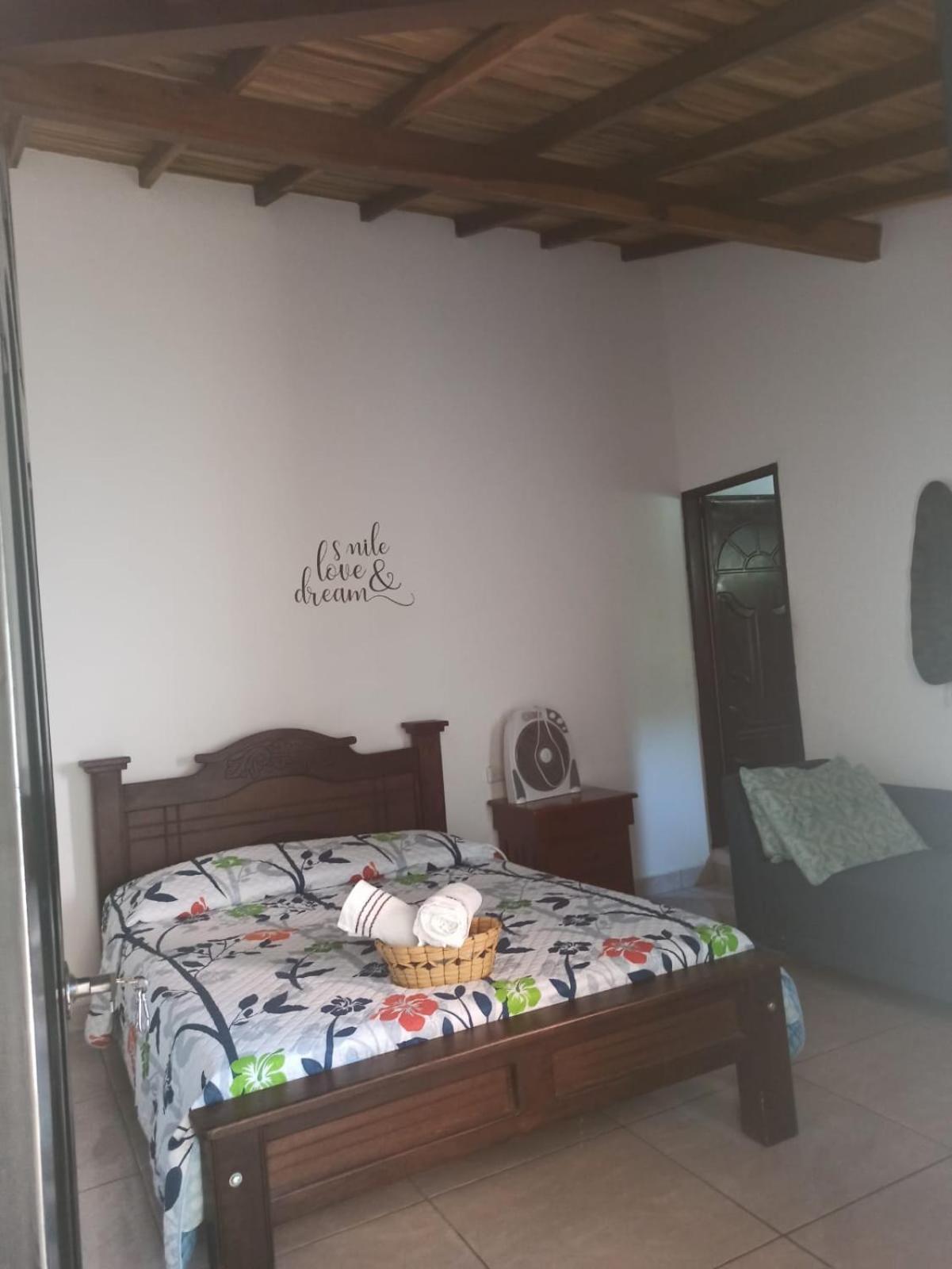 Hostal Jose Navarro Guadalupe 外观 照片